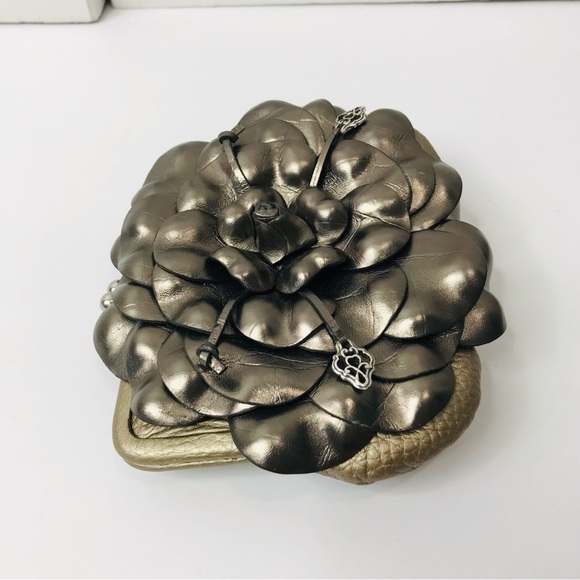 New DON VINCENT Metallic Flower Avalon Bay Coin Purse